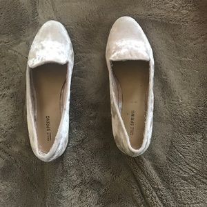 Call it spring! Velvet loafers